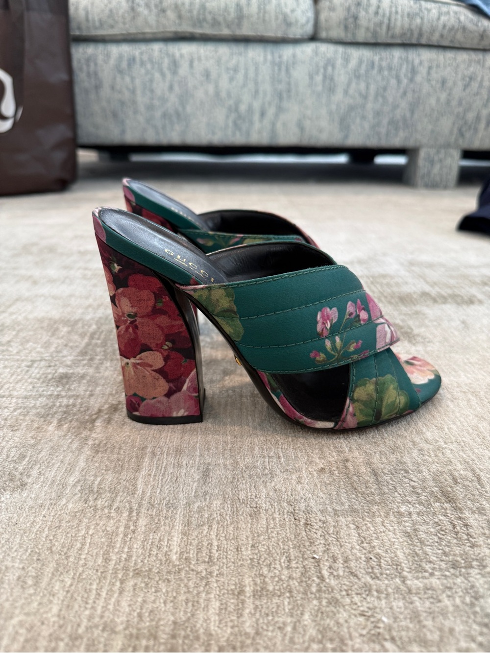 Gucci green floral satin crossover mules - Picture 2 of 4
